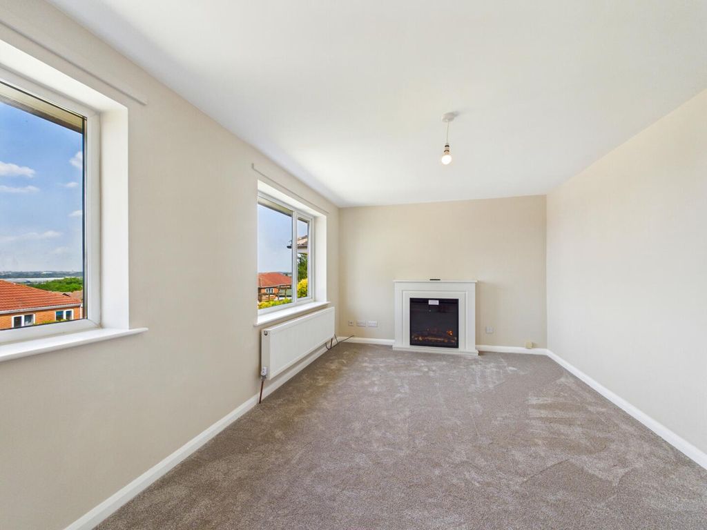 Property photo 2 of 9 Living Room