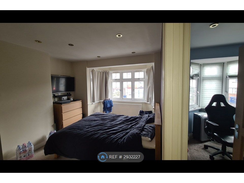 Property photo 3 of 28 Bedroom 1