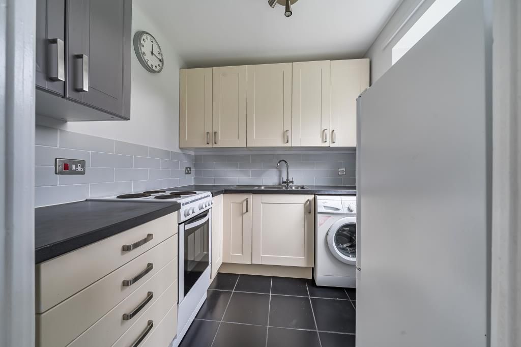 Property photo 2 of 18 Kitchen