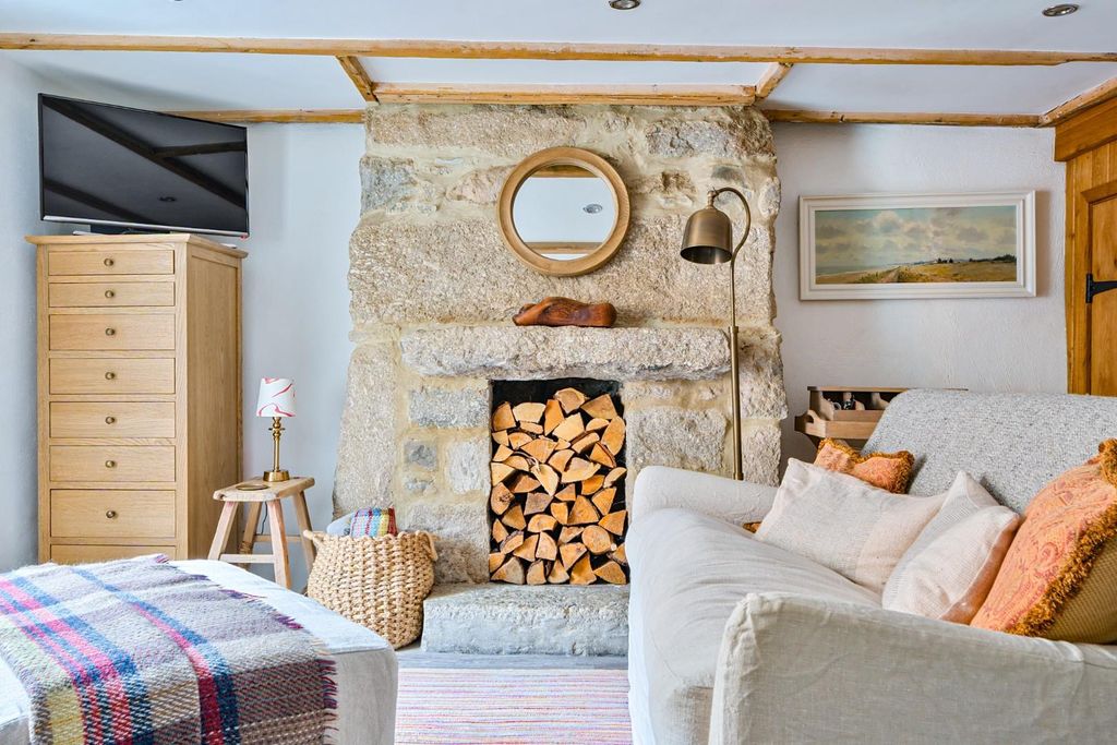 Property photo 2 of 16 Reception Room