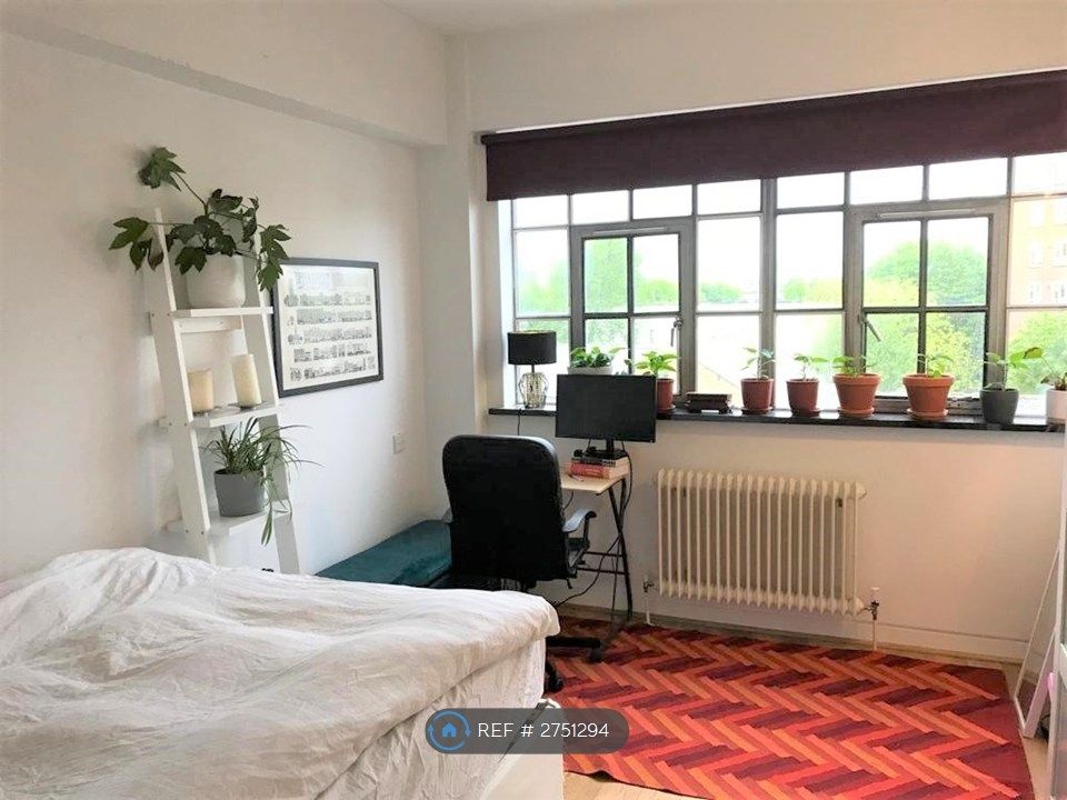 Property photo 2 of 9 Bedroom