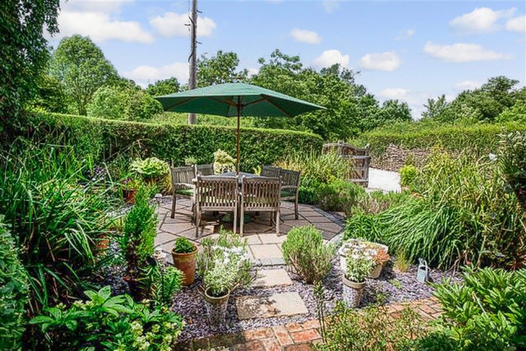 Property photo 2 of 14 Garden 2