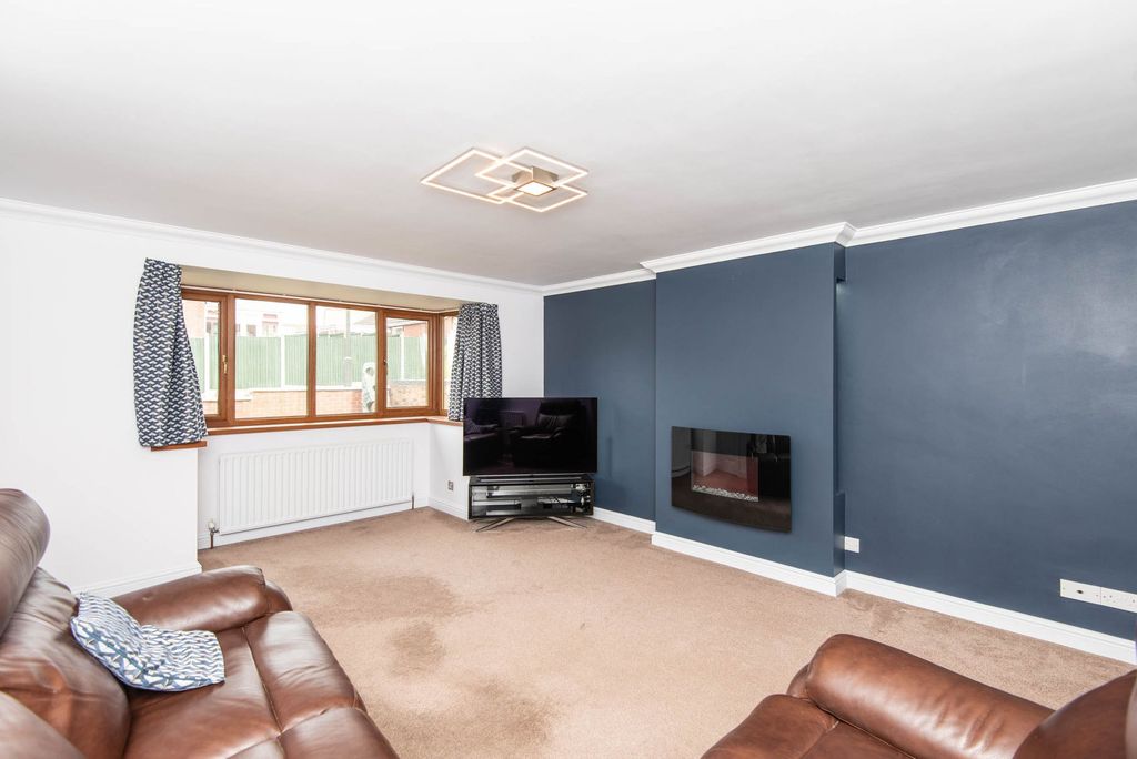 Property photo 2 of 26