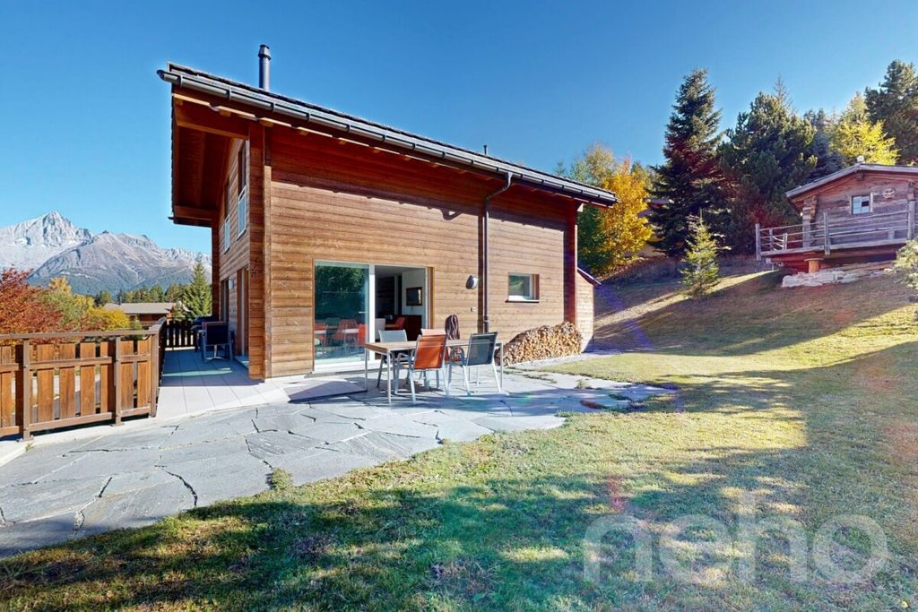 Property photo 3 of 12