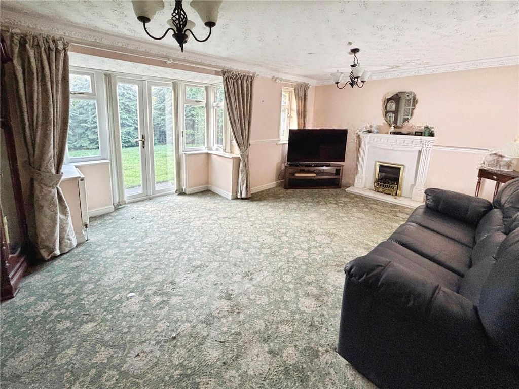 Property photo 2 of 22 Lounge