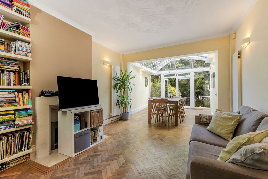 Property photo 2 of 19