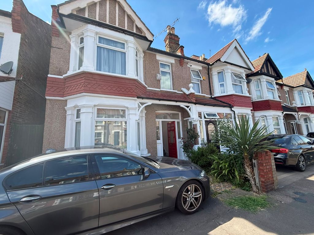 Property photo 1 of 44