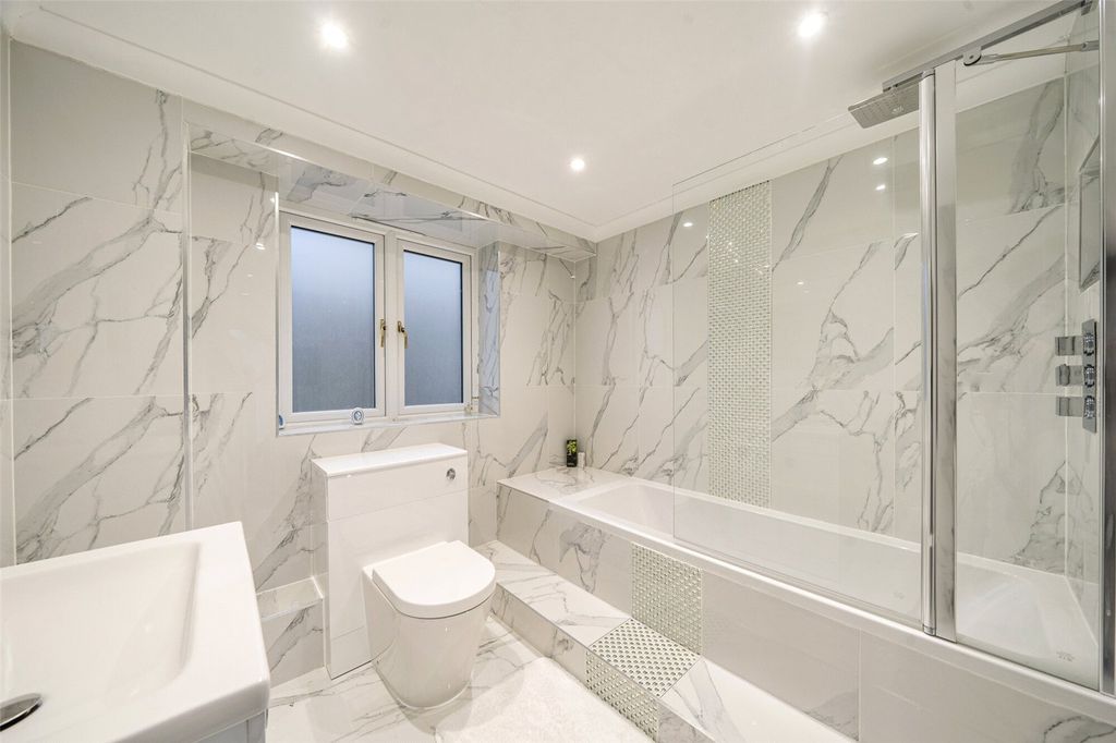 Property photo 3 of 29 Bathroom