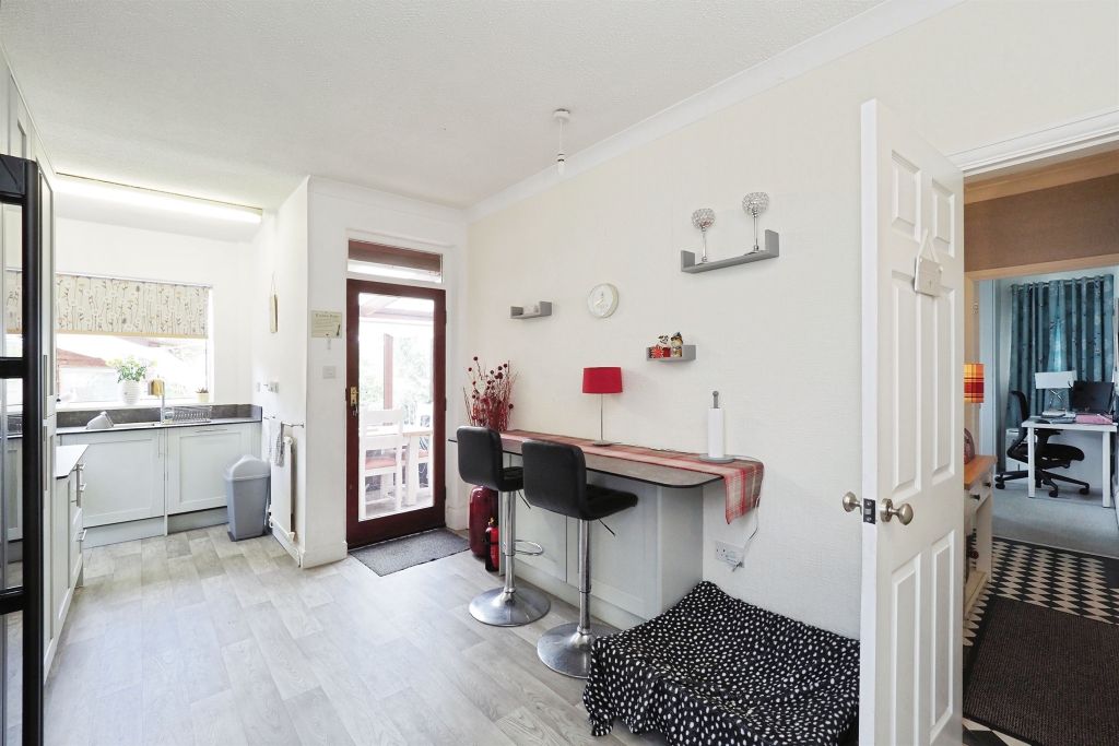 Property photo 2 of 23