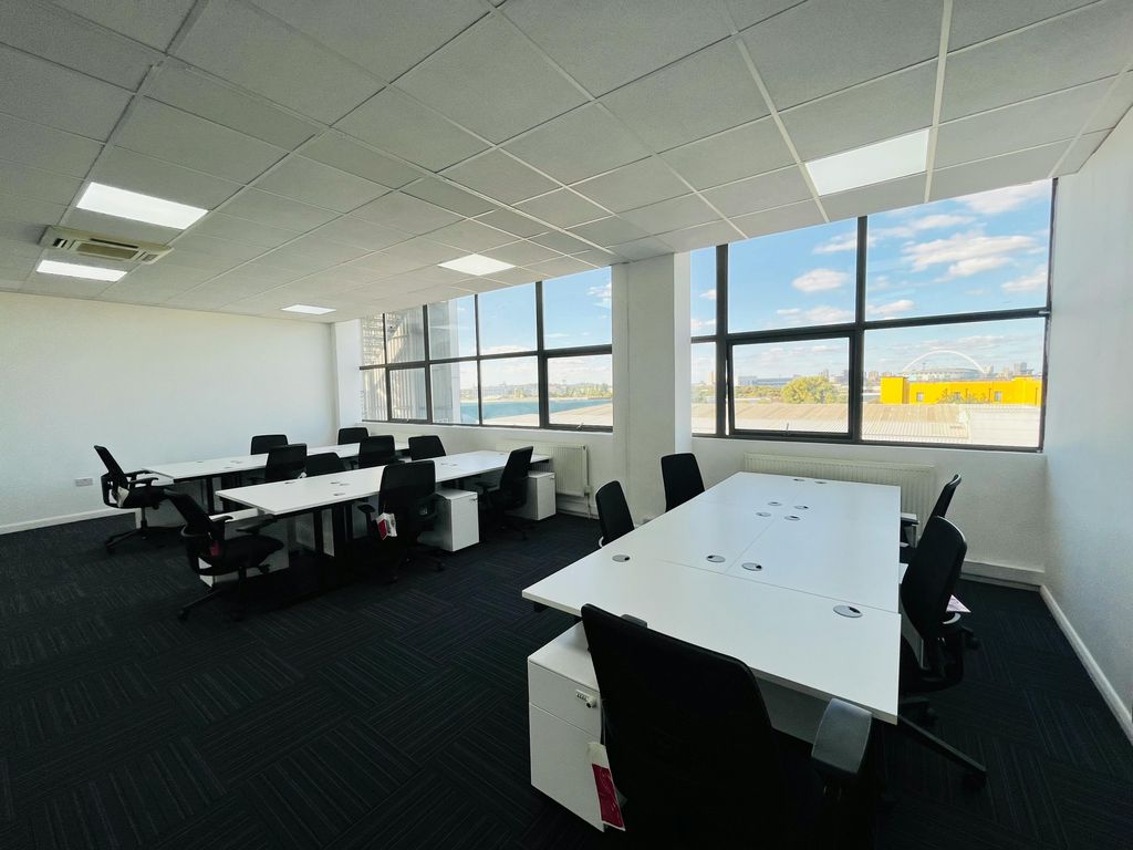 Property photo 2 of 10 3939 5.Jpg