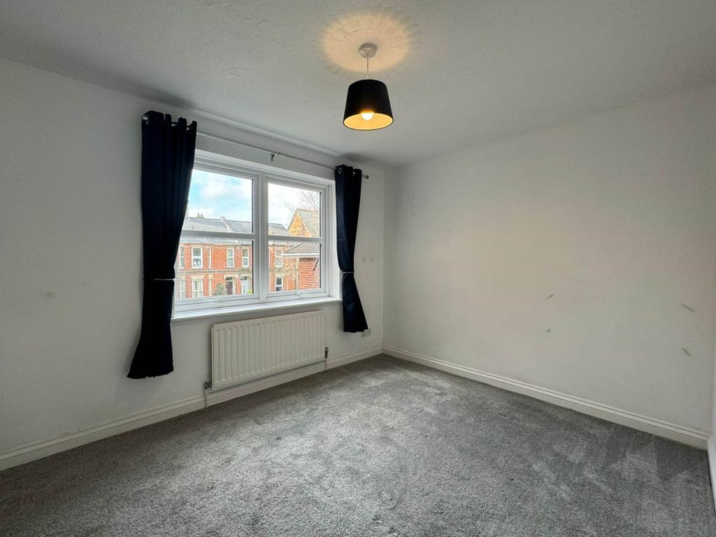 Property photo 3 of 4