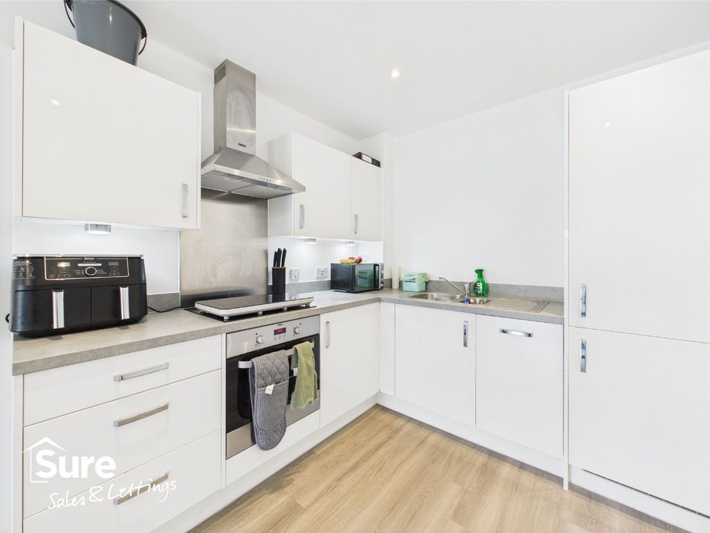 Property photo 3 of 15 3975745