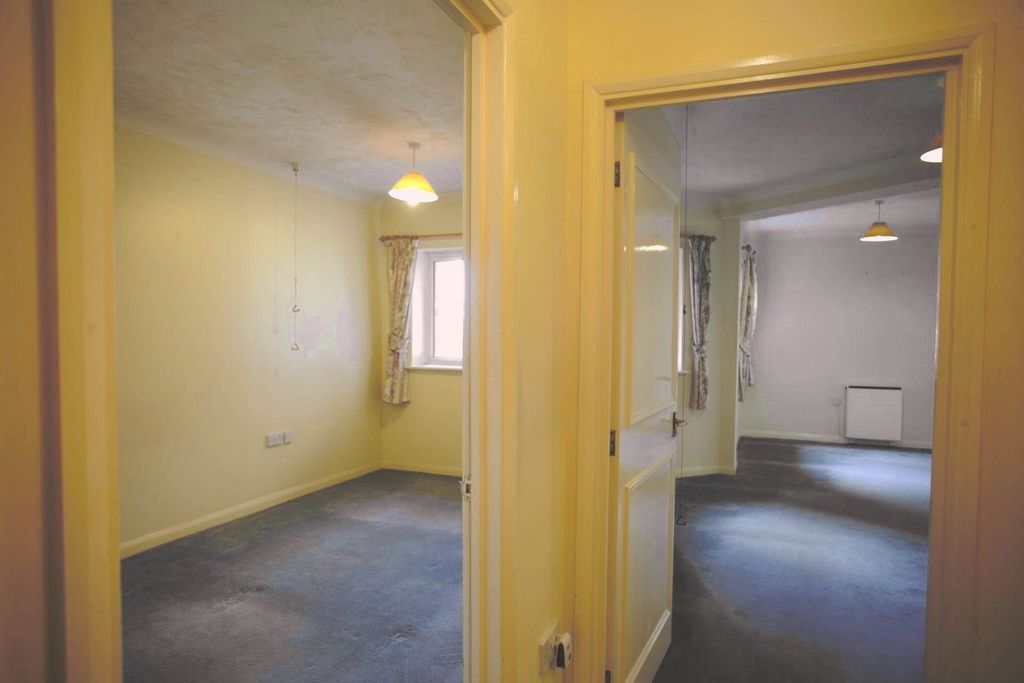 Property photo 2 of 13