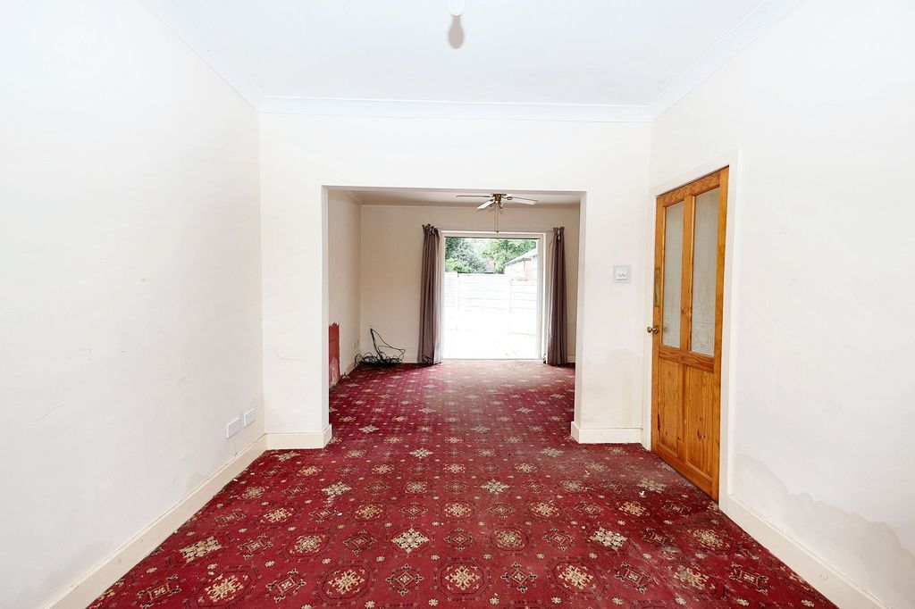 Property photo 3 of 21