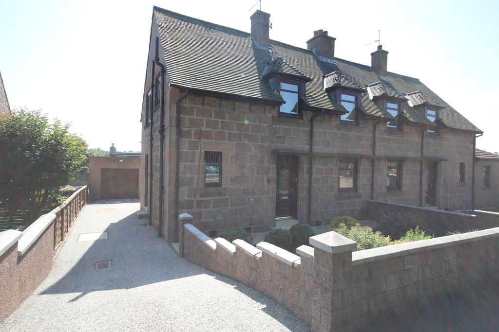 Property photo 1 of 14 4 Rectory Drive