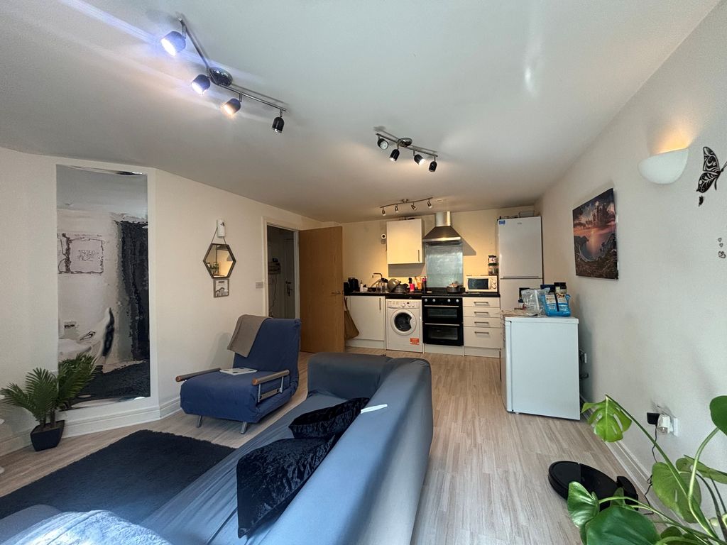 Property photo 3 of 6