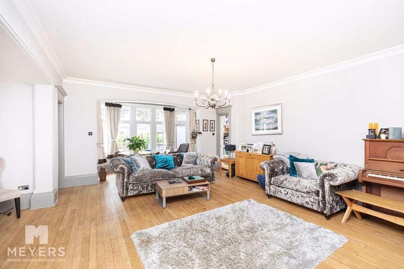 Property photo 1 of 17 Photo 9