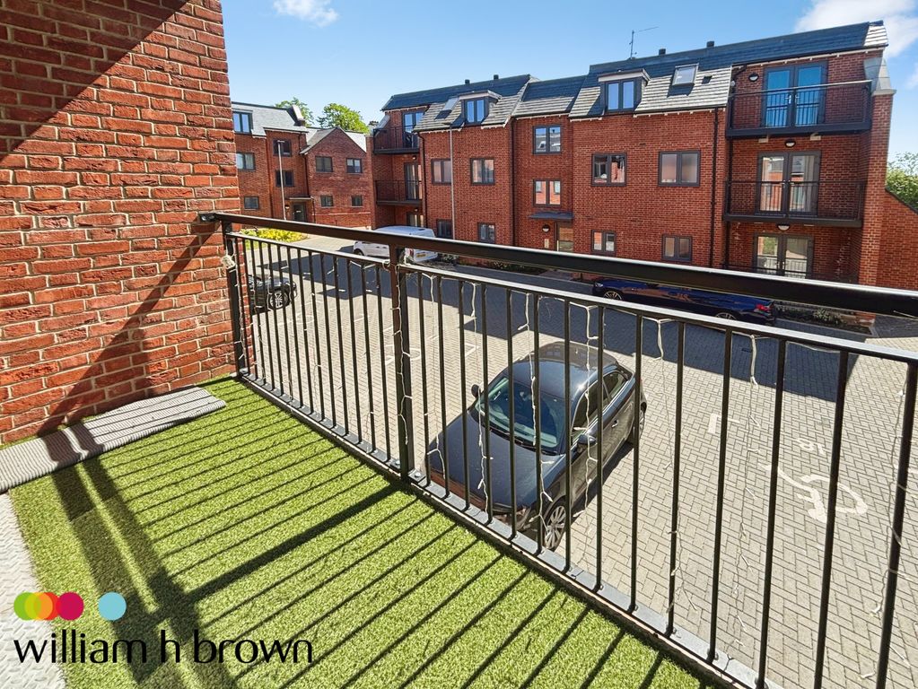 Property photo 2 of 12 Balcony