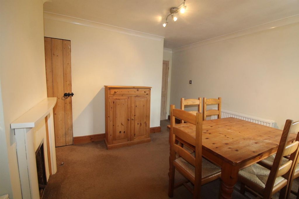 Property photo 3 of 17 2021-09-01 14.51.54.Jpg