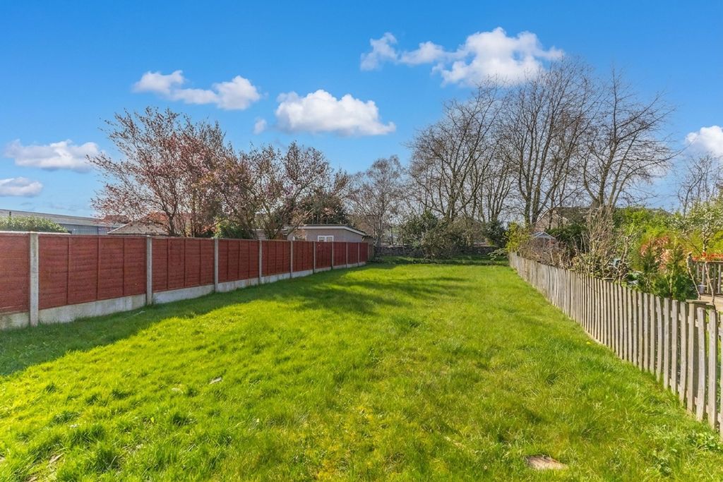 Property photo 2 of 21