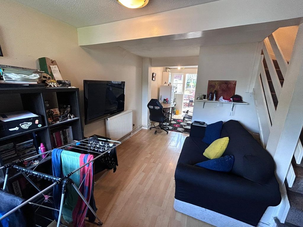 Property photo 2 of 6