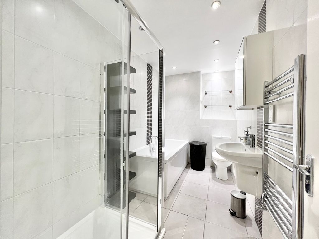 Property photo 3 of 24 Gallery