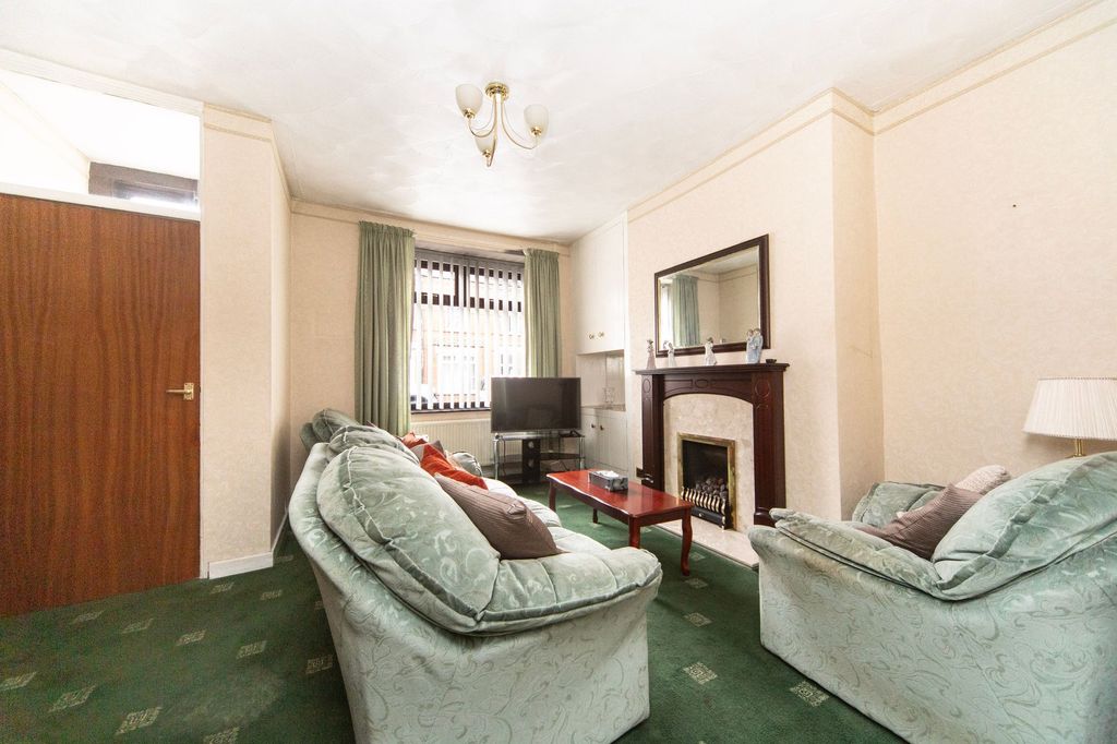 Property photo 2 of 19