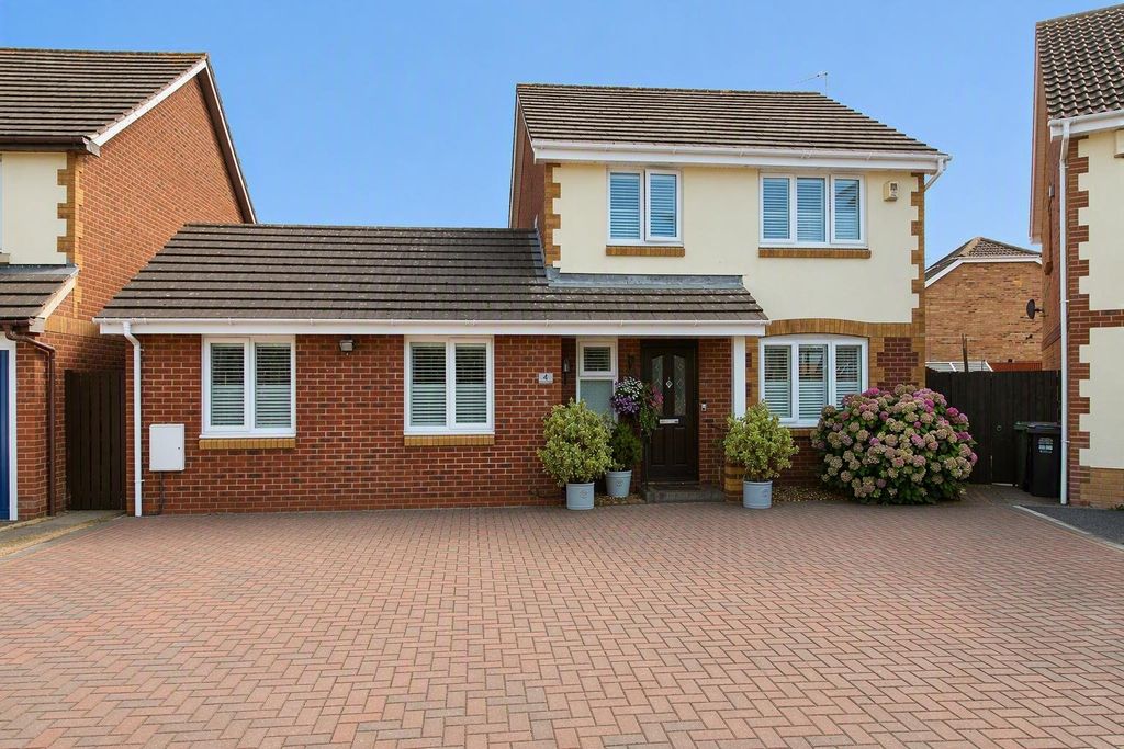 Property photo 1 of 15 Front