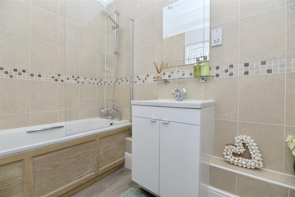 Property photo 3 of 15 554837Db-43Fc-42B3-A919-87EE3B263510_1_201_A.Jpeg