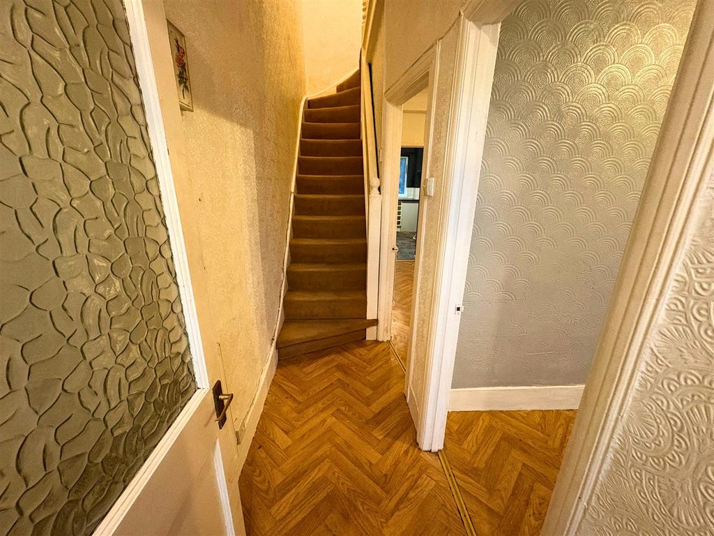 Property photo 2 of 20 Hallway