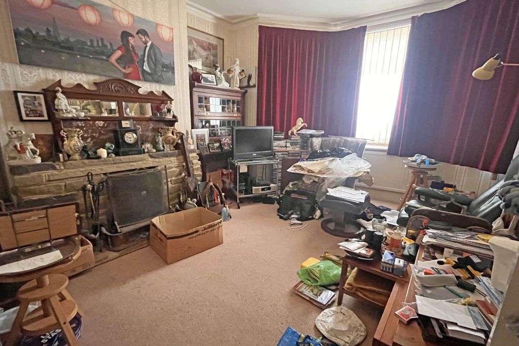 Property photo 2 of 11