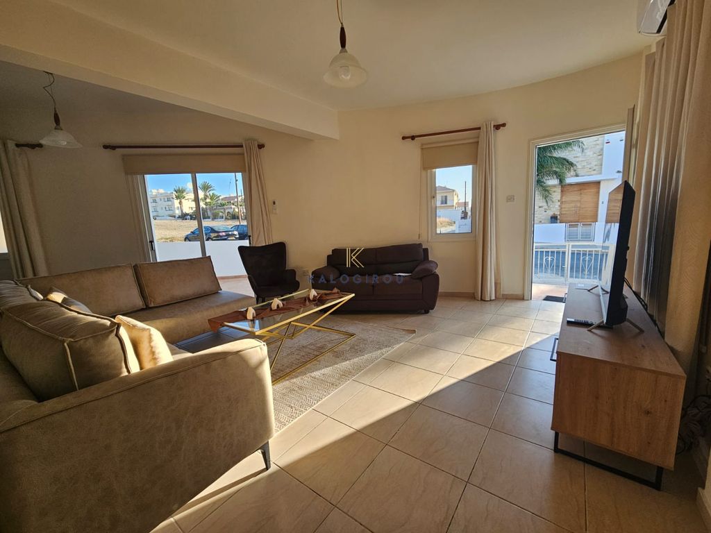 Property photo 3 of 25