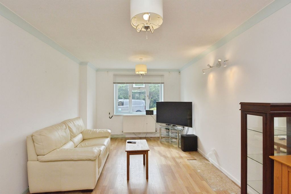 Property photo 3 of 19