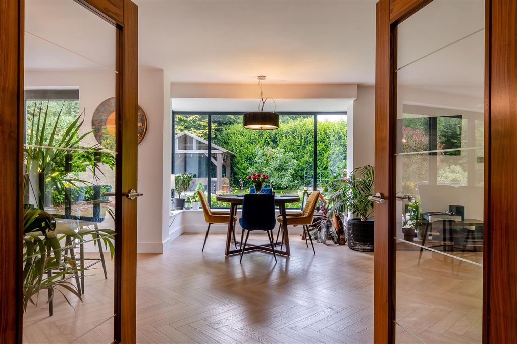 Property photo 3 of 56 8647547-Interior42.Jpg