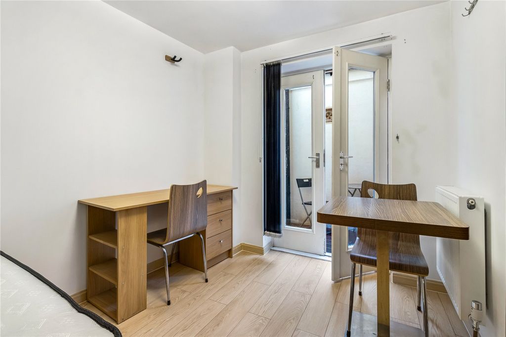 Property photo 3 of 17 Picture No. 32