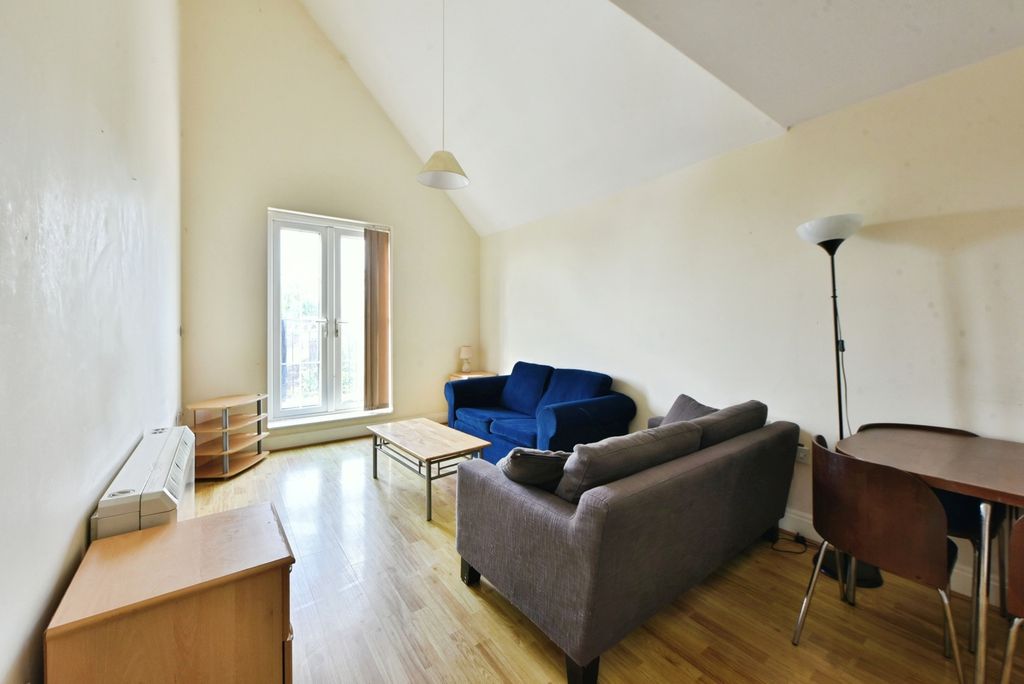 Property photo 2 of 16 Photo