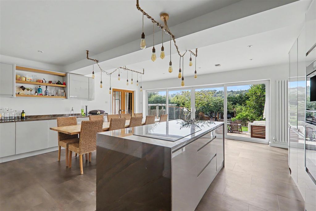 Property photo 2 of 27 Open Plan Kitchen/Dining Room