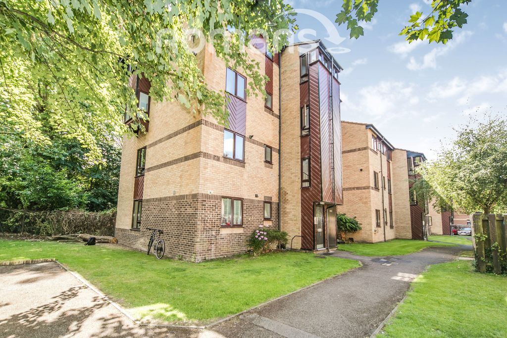 Property photo 1 of 10 B72E8638-Ed3B-4Ea1-8