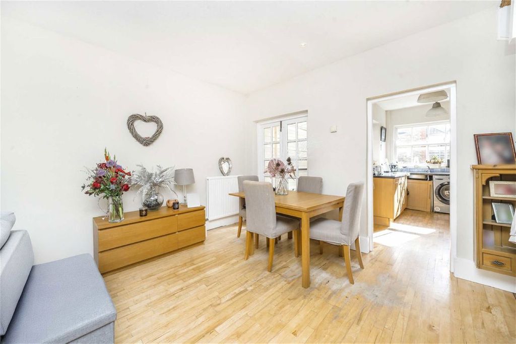 Property photo 3 of 8