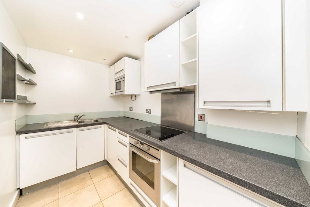 Property photo 2 of 6