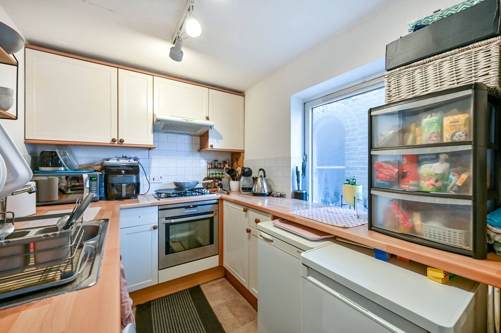 Property photo 2 of 5