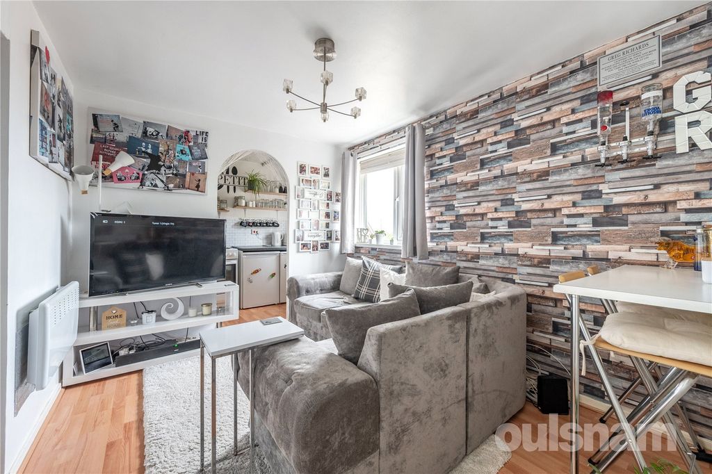 Property photo 3 of 7 Picture No. 06