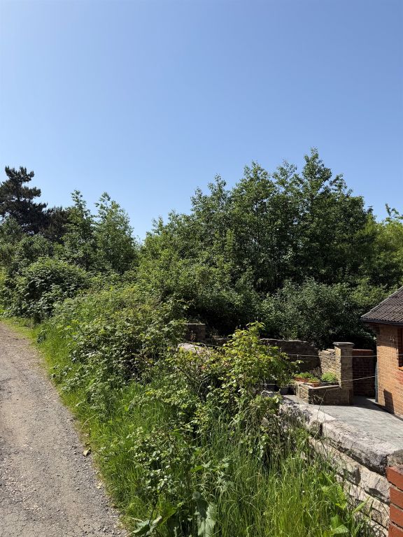Property photo 1 of 3