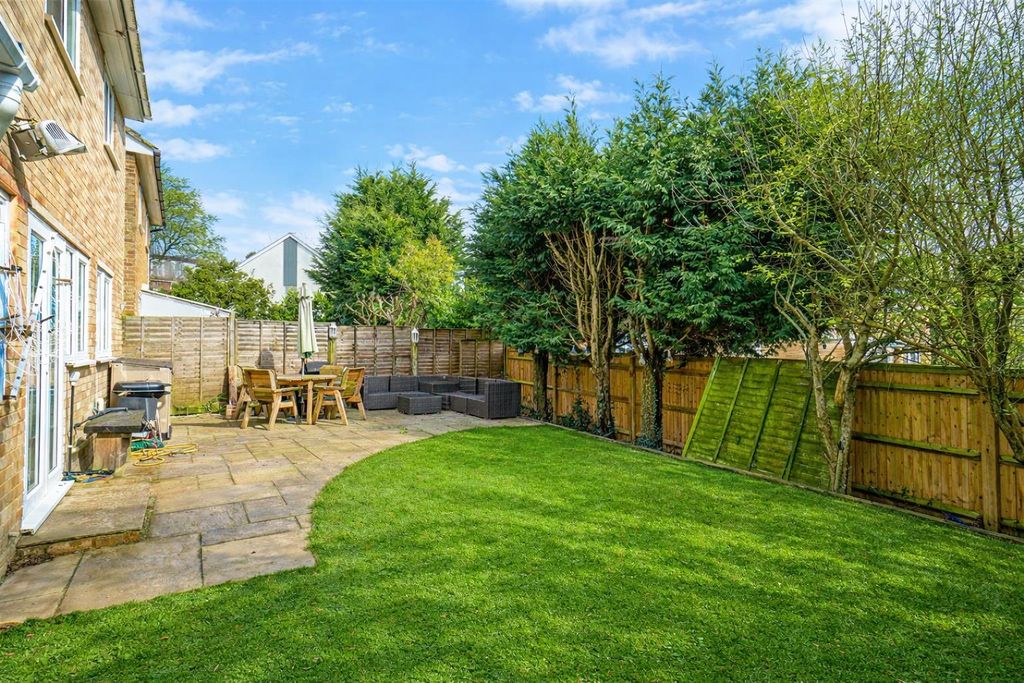 Property photo 2 of 21 7F6d0717-1d6d-4630-866B-E09Ef228F8F4.Png