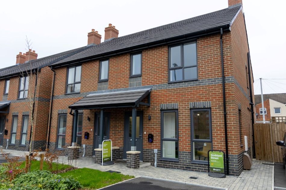 Property photo 1 of 12