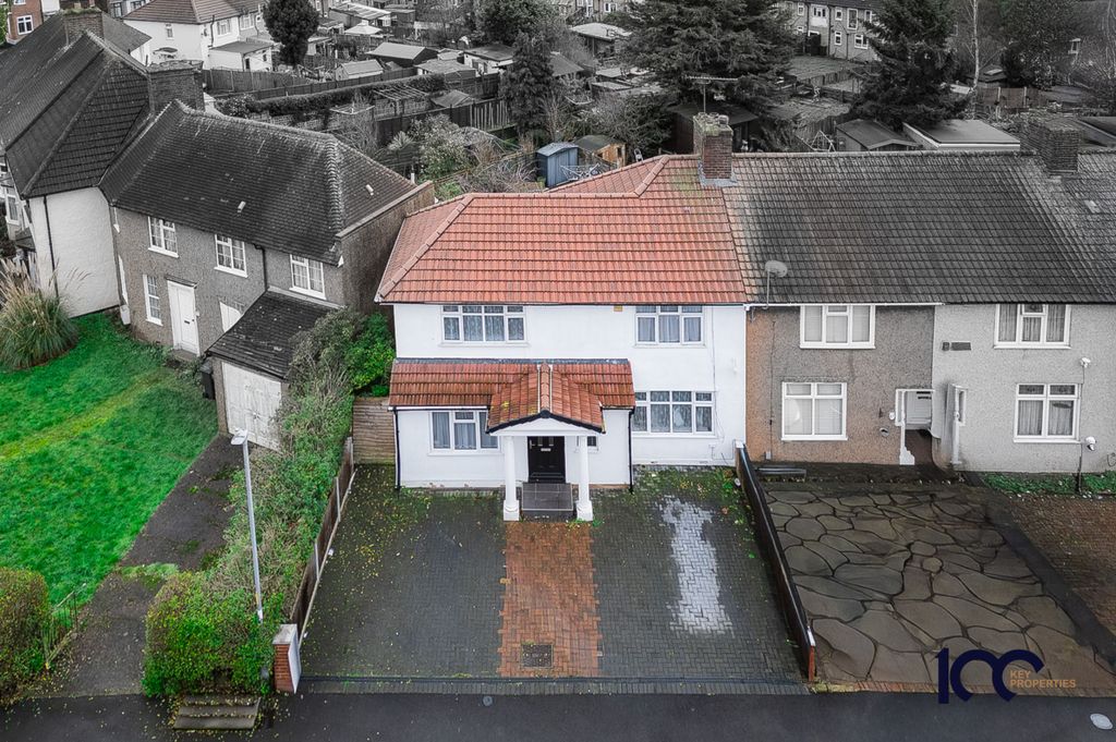 Property photo 1 of 33