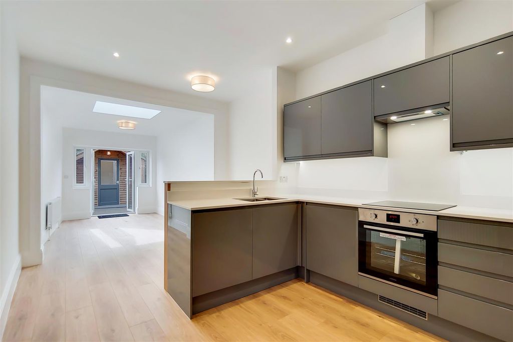 Property photo 1 of 14 3_Kitchen-Reception-3.Jpg