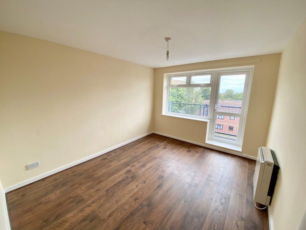 Property photo 3 of 7 Living Room