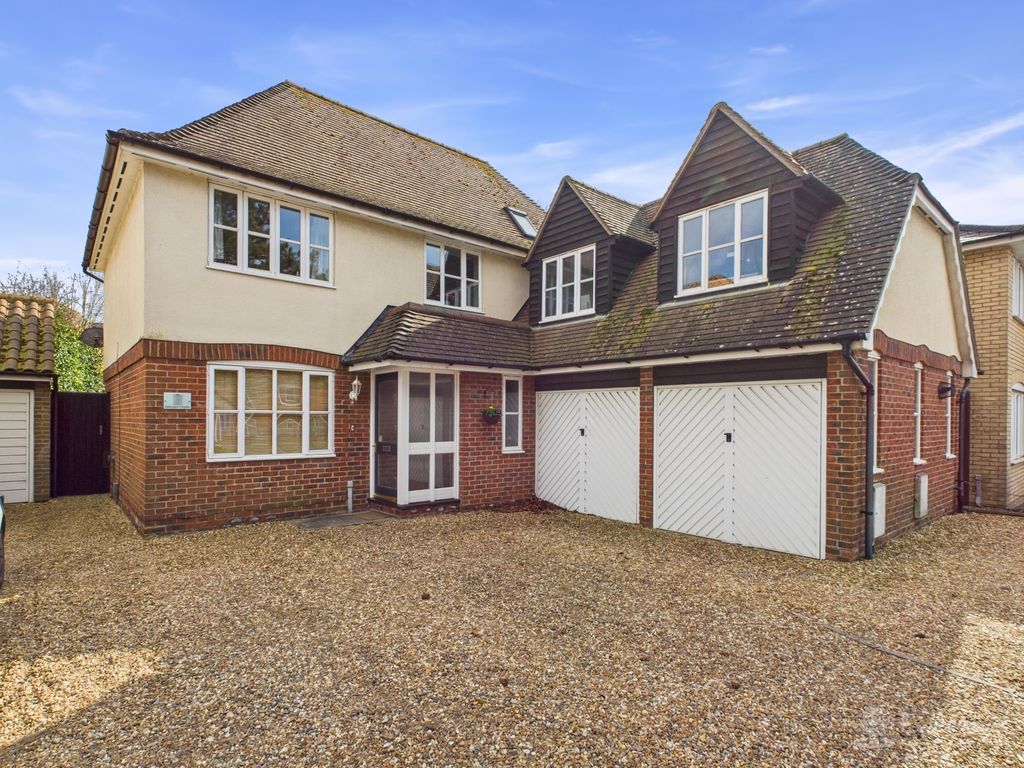 Property photo 2 of 21 Front- Mark Stephens Ewemove Newmarket And Soham