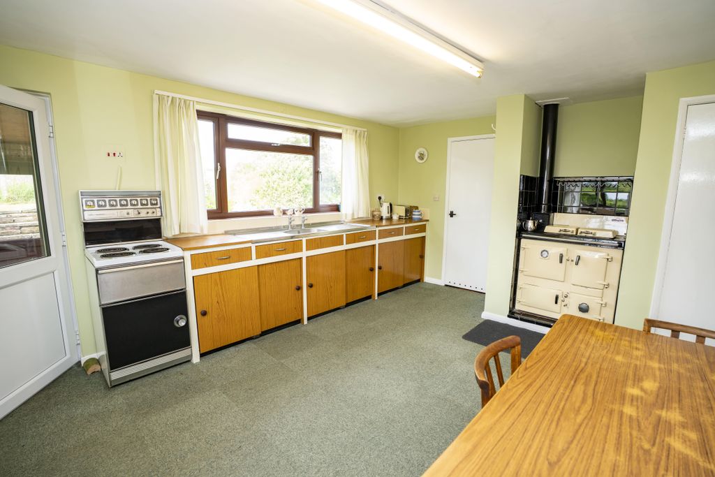 Property photo 2 of 35
